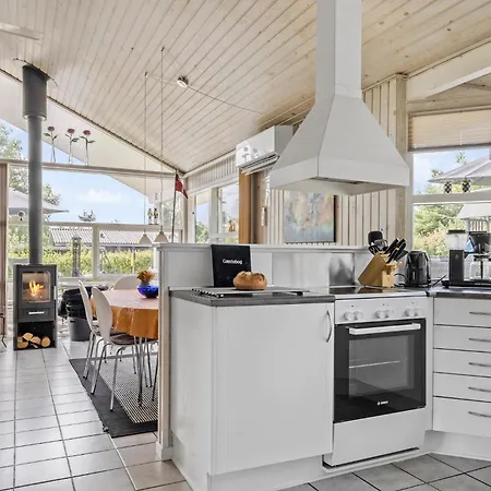 Cozy Home In Hejls With Kitchen Holiday home *